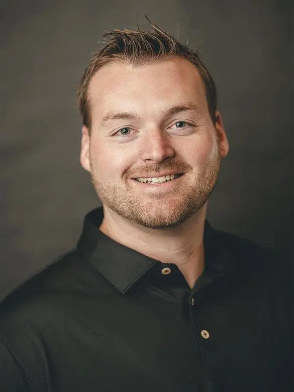thomas-loy-headshot