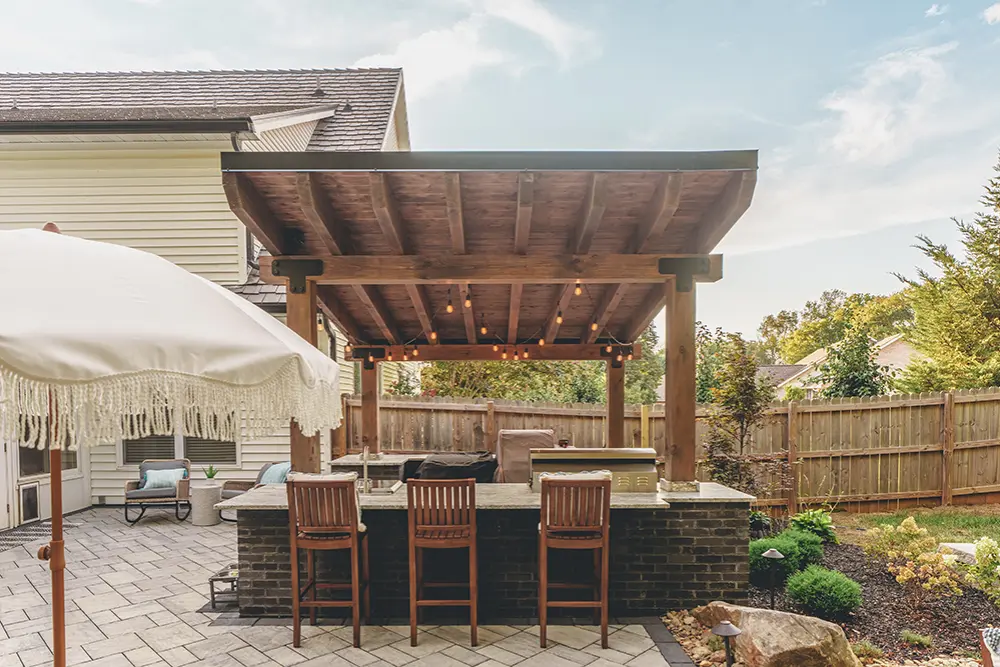 Loys Landscaping - Outdoor Kitchen - 01