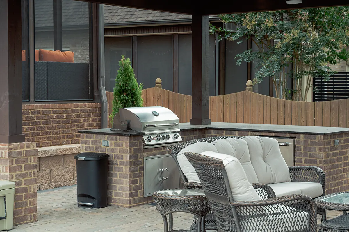 Loys Landscaping - Outdoor Kitchen - 02