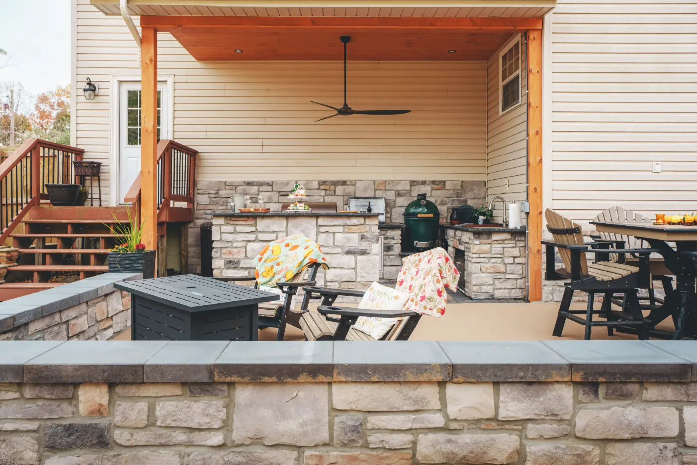 Loys Landscaping - Outdoor Kitchen - 01